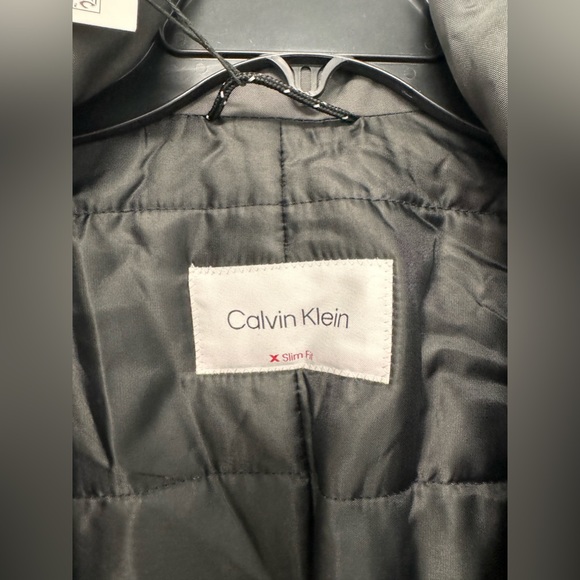 NWT! Calvin Klein light weight cold weather and rain coat! Slim fit with hood. - Picture 2 of 6